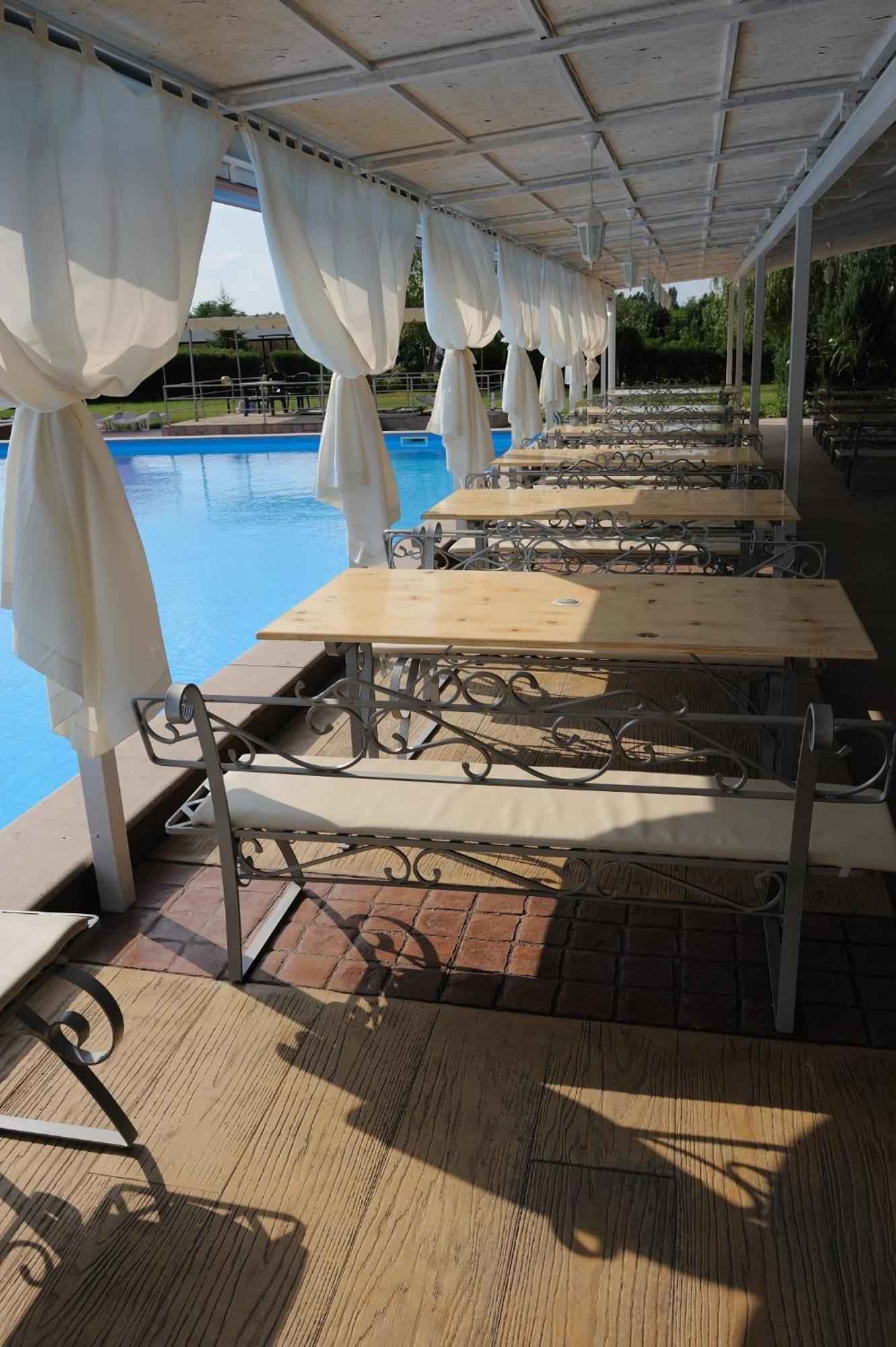 Hotel Complex Racic à Voyvodinovo Extérieur photo
