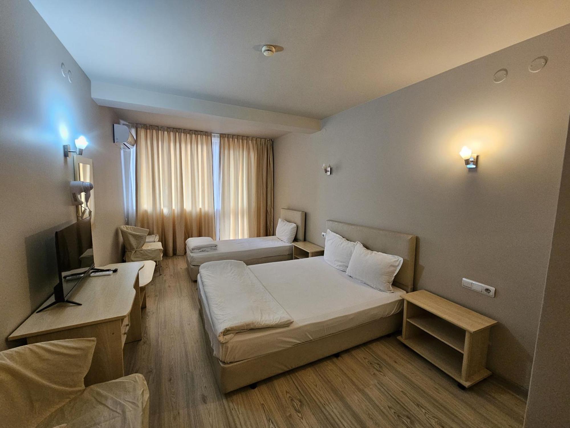 Hotel Complex Racic à Voyvodinovo Extérieur photo